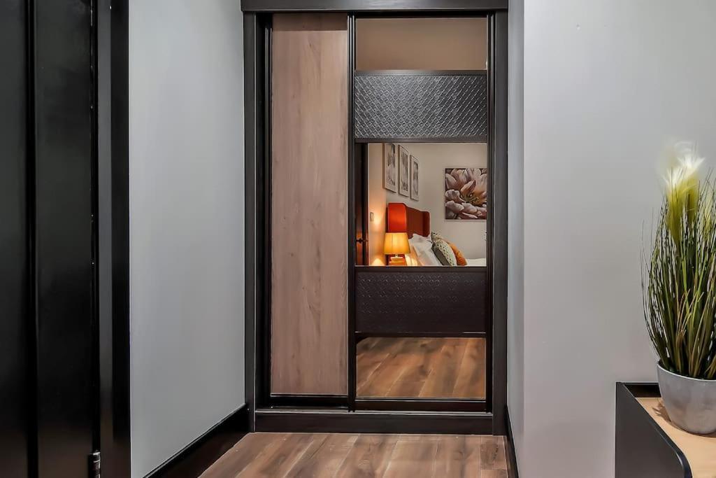 Апартаменты The Eden Loft: A Stylish Retreat Страбан
