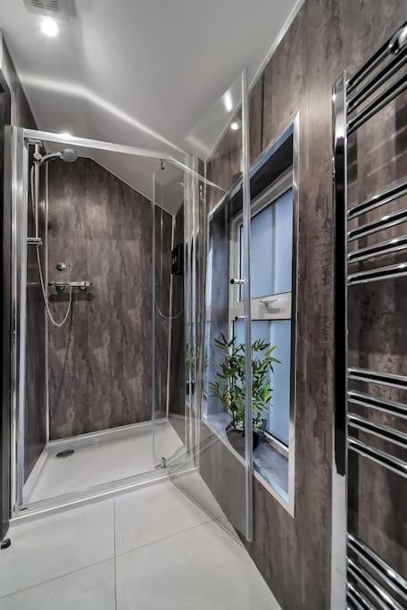 The Eden Loft: A Stylish Retreat Апартаменты