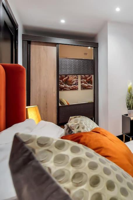 The Eden Loft: A Stylish Retreat Apartment Strabane