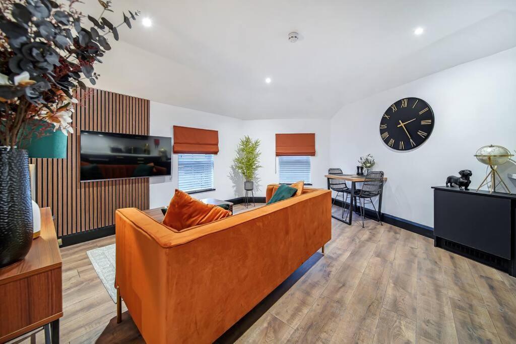 The Eden Loft: A Stylish Retreat Apartment